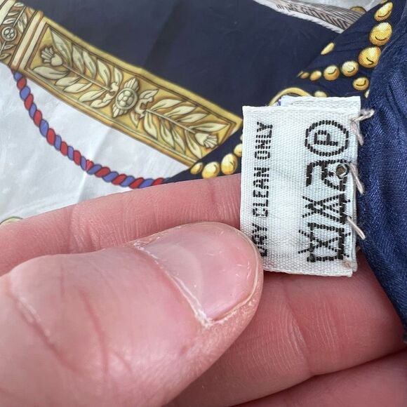 Stunning Silk Grand Uniform Style Scarf hand rolled edges - Picture 8 of 9